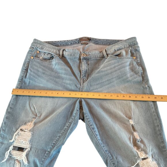 NWOT Torrid Boyfriend Straight Vintage Stretch Distressed Ripped Jeans 22R Light - Picture 5 of 12